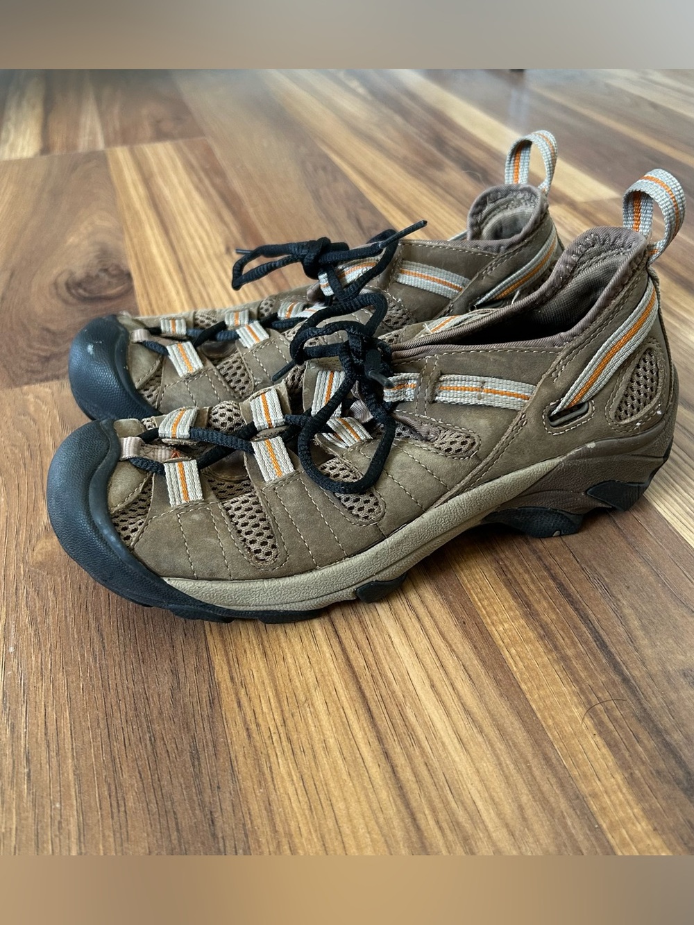 KEEN Hiking Shoes Brown Size 8 Women’s